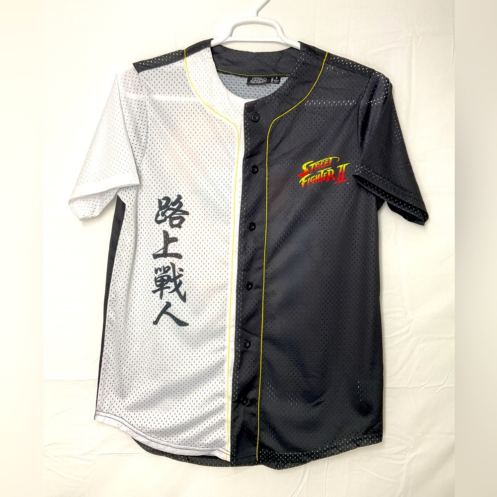 NWT Men’s Street Fighter‎ Short Sleeve Net Jersey Shirt Small